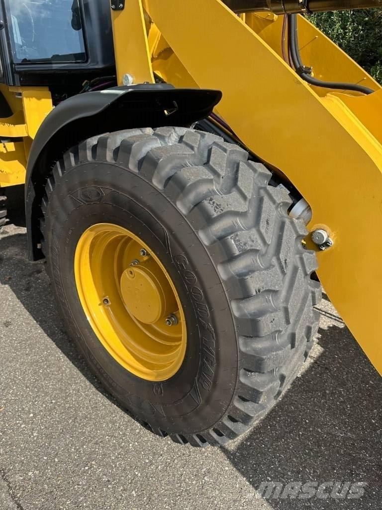 CAT 908 Cargadoras sobre ruedas