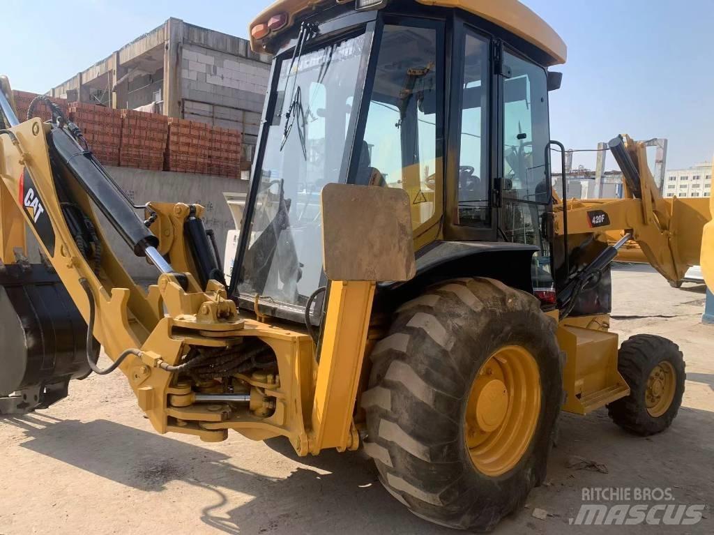 CAT 420 F2 Retrocargadoras