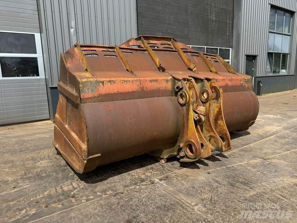 CAT Bucket 988H Cucharones