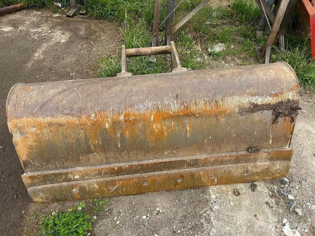 Mecalac 15MWR Cucharones