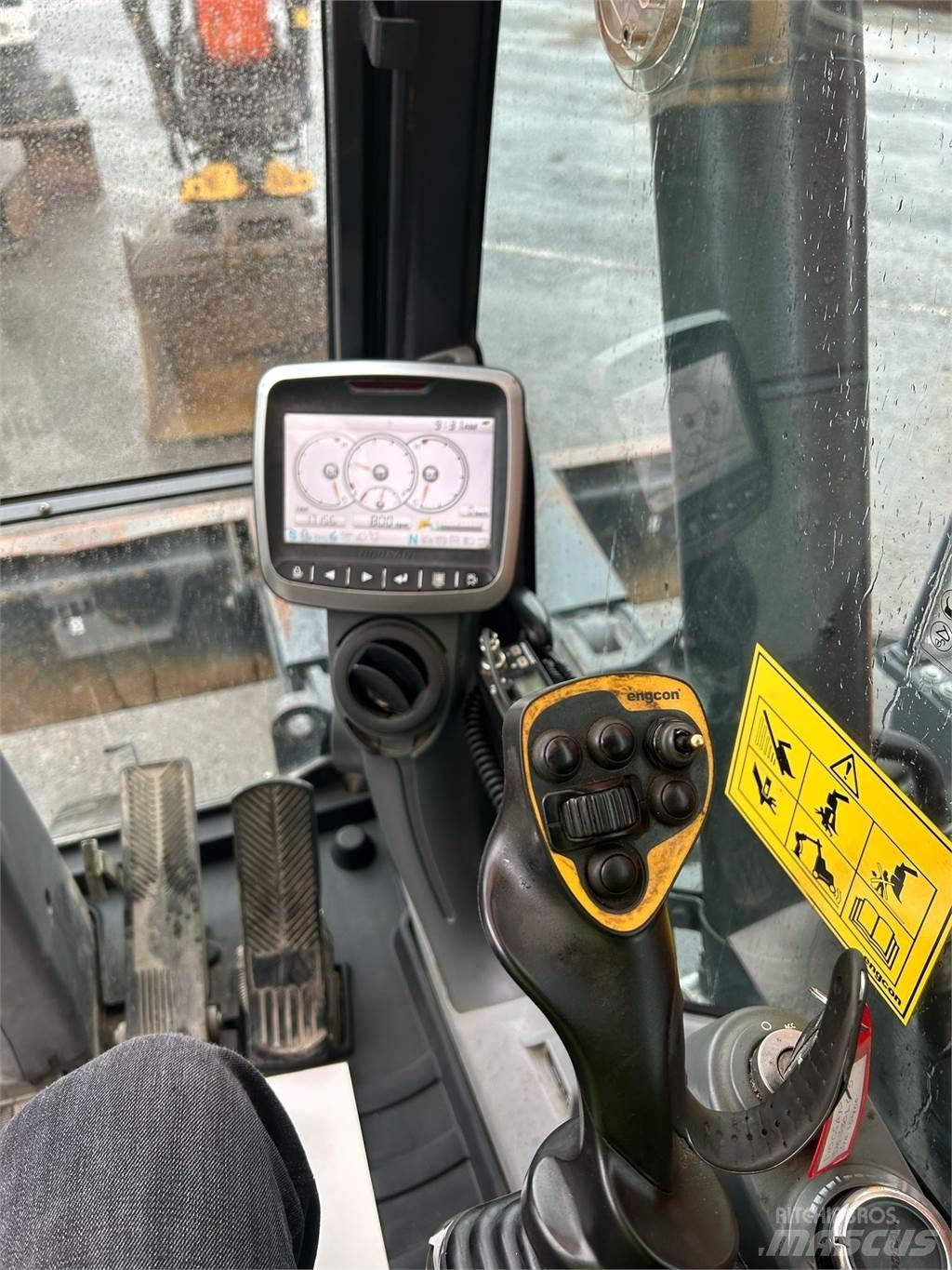 Doosan DX170W-5 Excavadoras de cadenas
