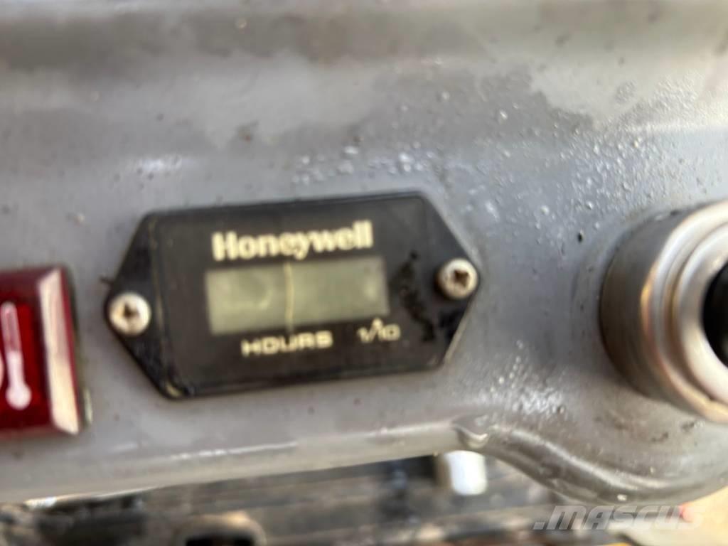 Takeuchi TB 210 R Mini excavadoras < 7t