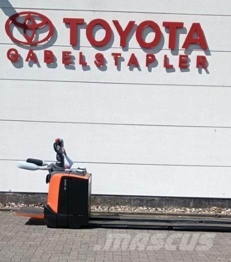 Toyota LPE 250 Apiladores eléctricos