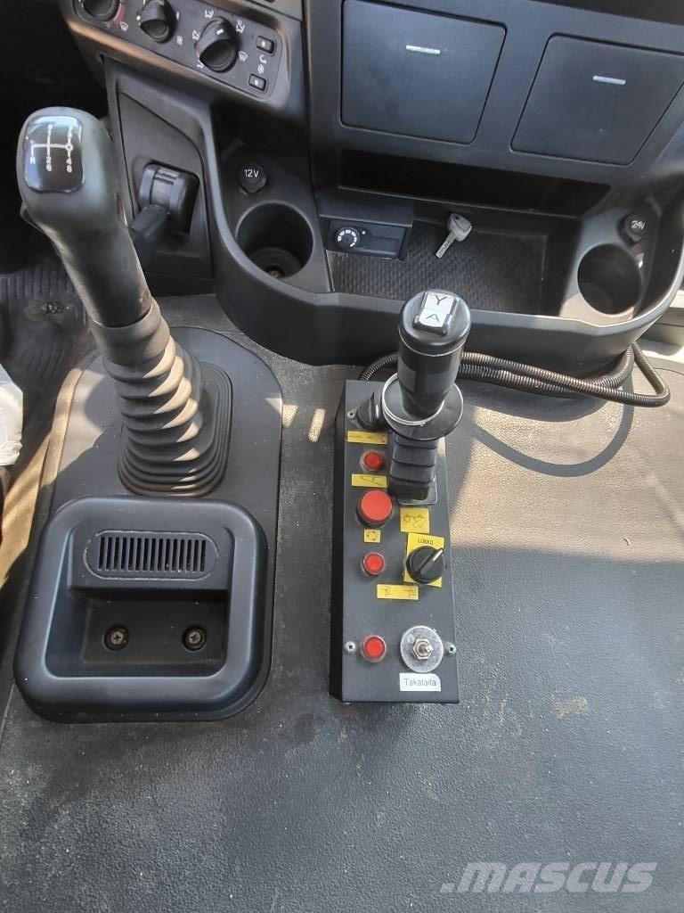 Iveco Stralis-360 Camiones portamaquinaria