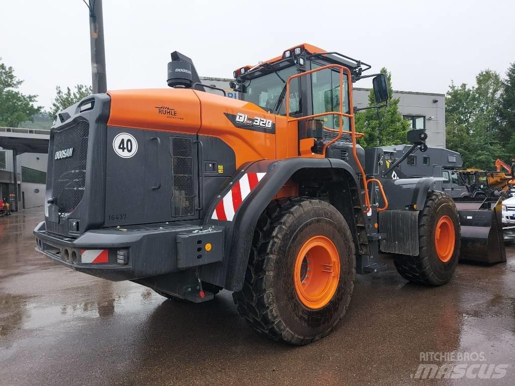 Develon DL 320-7 Cargadoras sobre ruedas