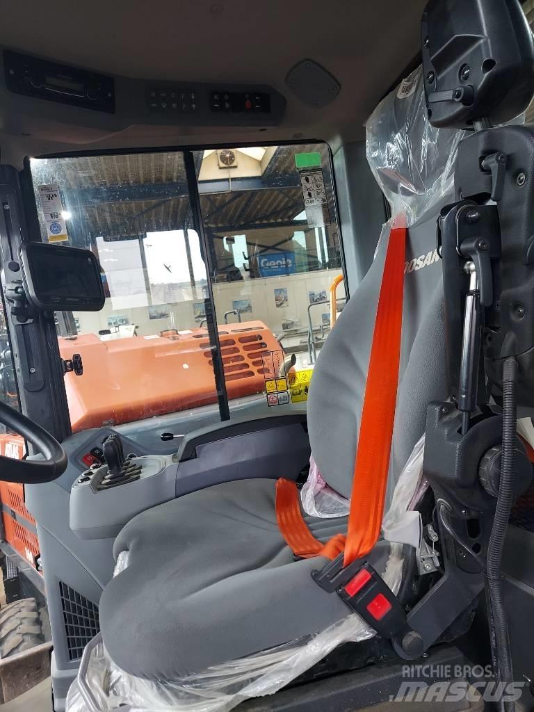 Develon DL 320-7 Cargadoras sobre ruedas