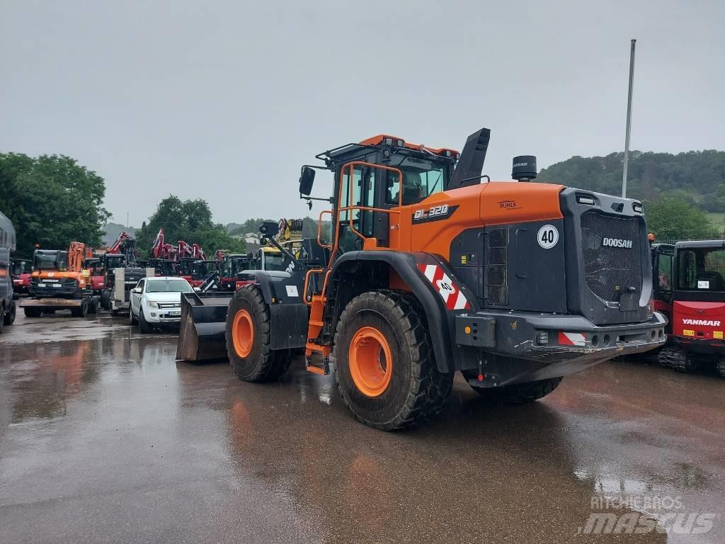 Develon DL 320-7 Cargadoras sobre ruedas