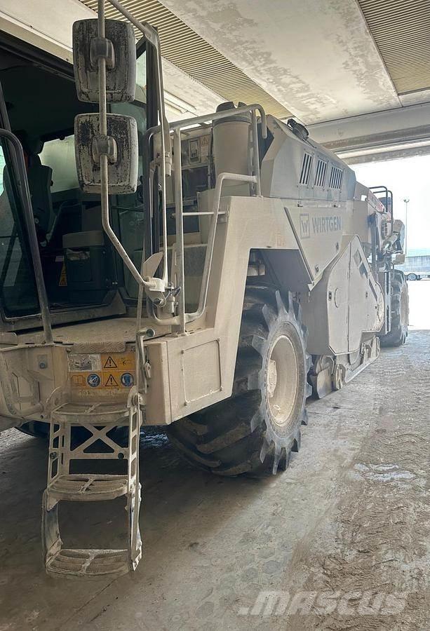 Wirtgen WR250i Equipos para la estabilización de suelos y reciclaje de asfalto