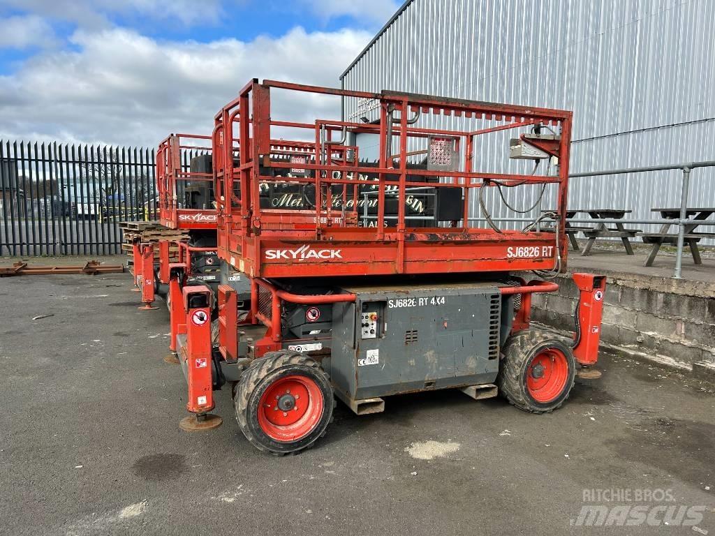 SkyJack SJ 6826 RT Plataformas tijera