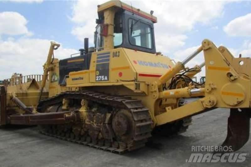 Komatsu D275A-5 Buldozer sobre oruga