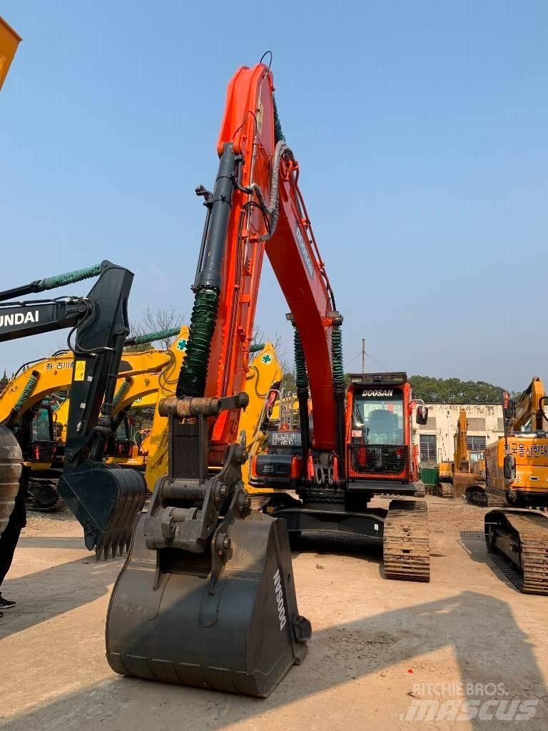 Doosan DX 300 LCA Excavadoras de cadenas