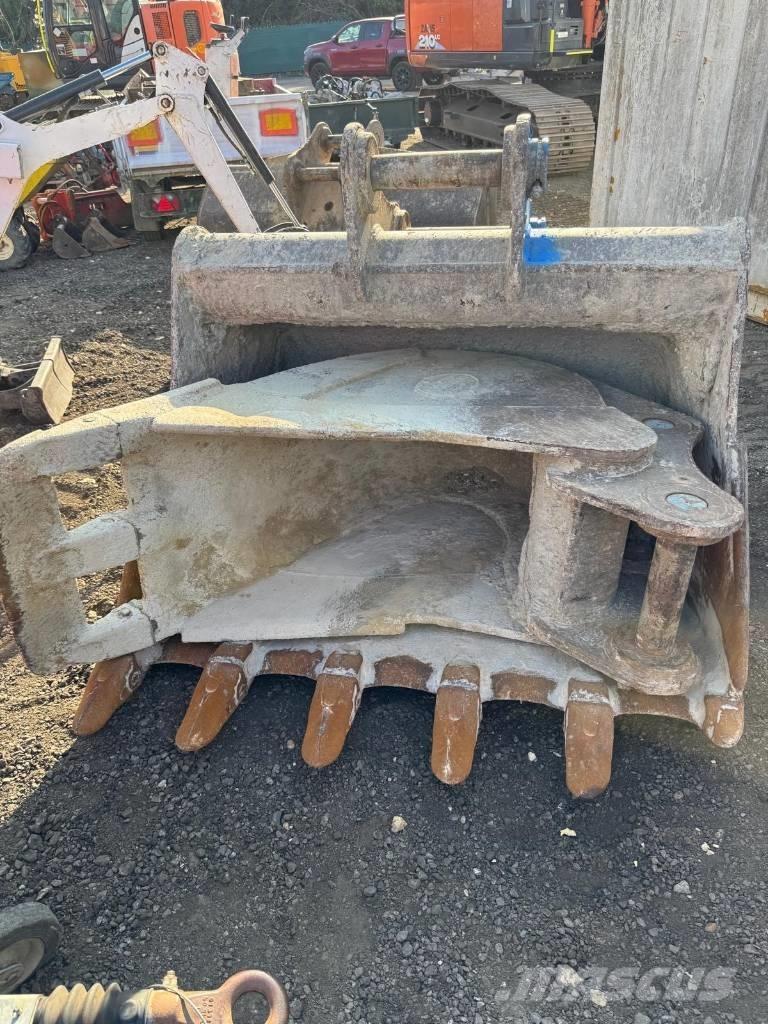Hitachi ZX 210 LC-6 Excavadoras de cadenas