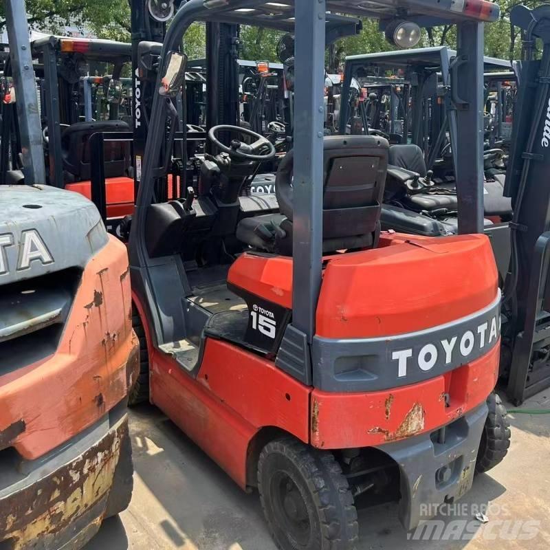 Toyota 15 Carretillas de horquilla eléctrica