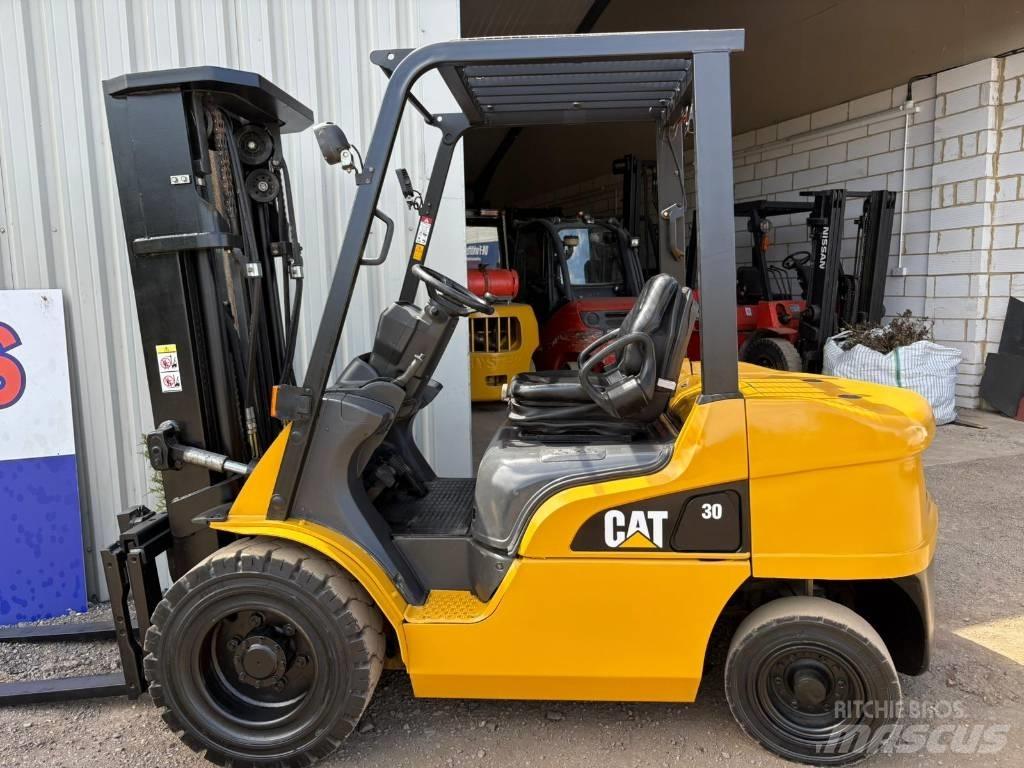 CAT DP30NT Carretillas diesel