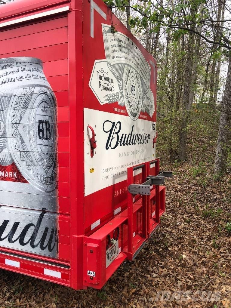 Mickey 22 Bay Trailers para bebidas