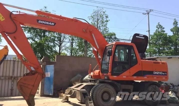 Doosan DH210W Excavadoras de ruedas