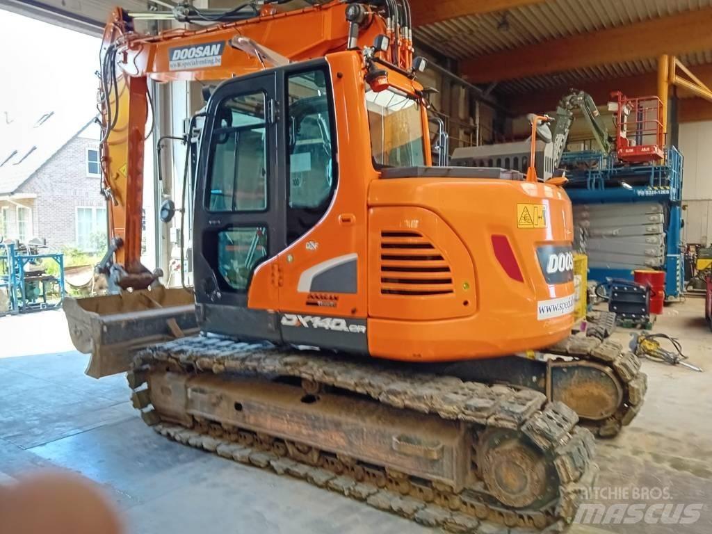 Doosan DX 140 LCR Excavadoras de cadenas