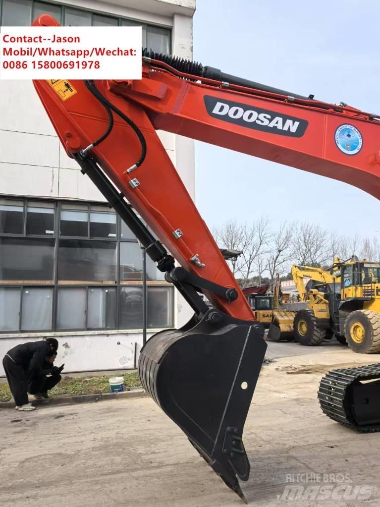 Doosan DX 225 LCA Excavadoras de cadenas