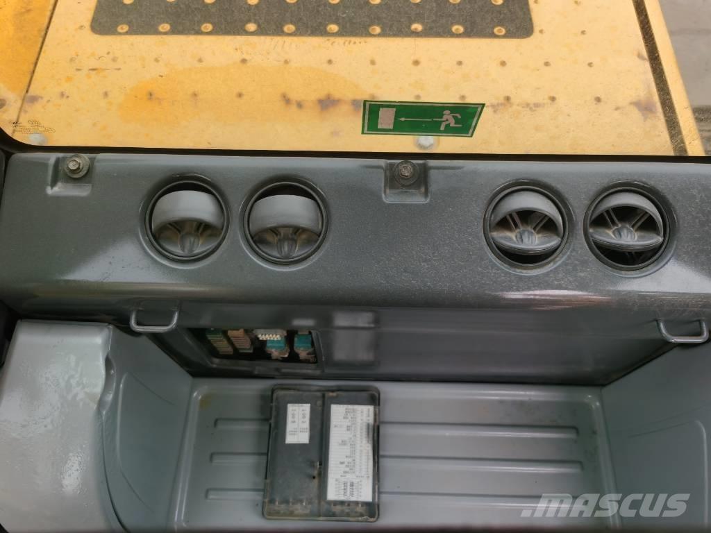 Komatsu PC 220-8 Excavadoras de cadenas