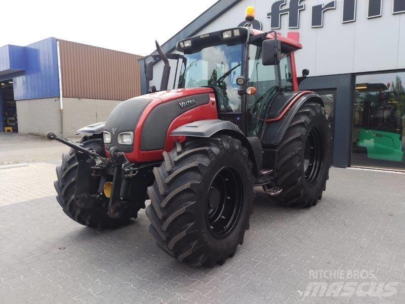 Valtra N 141 Tractores