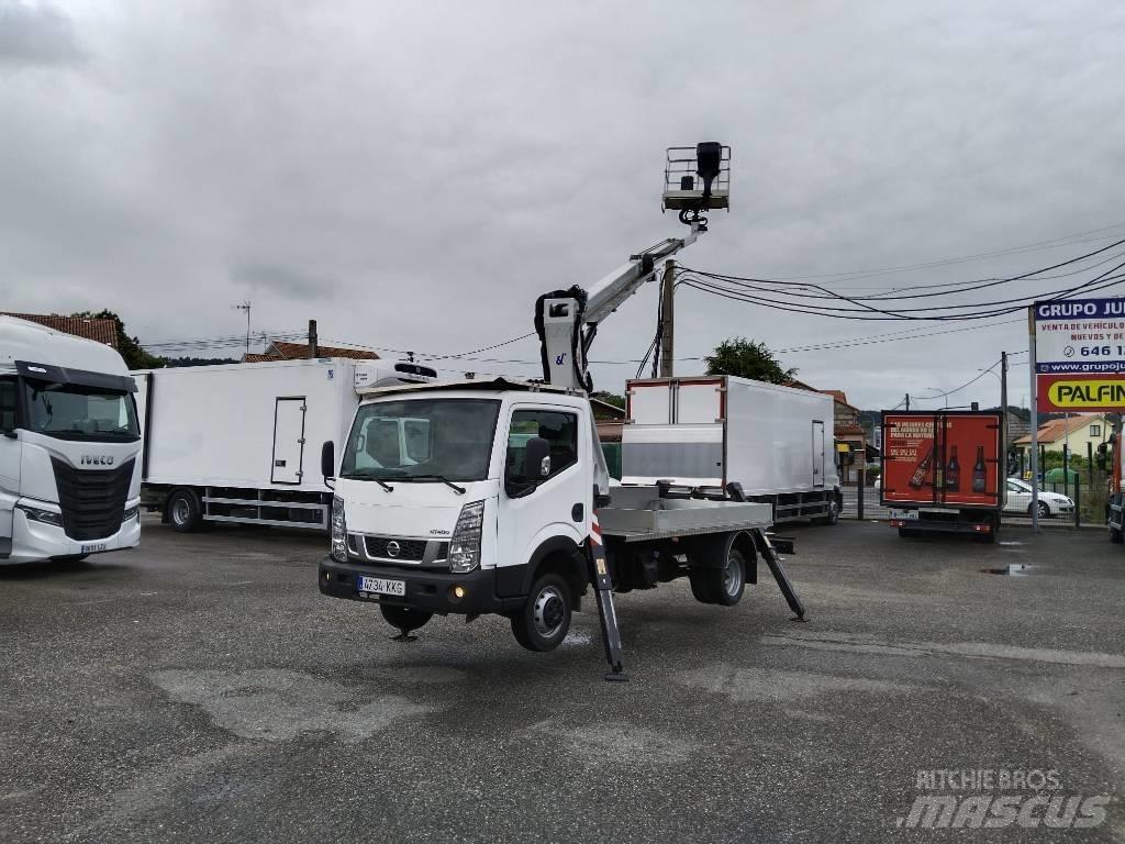 Nissan CABSTAR 35.13 Camiones grúa