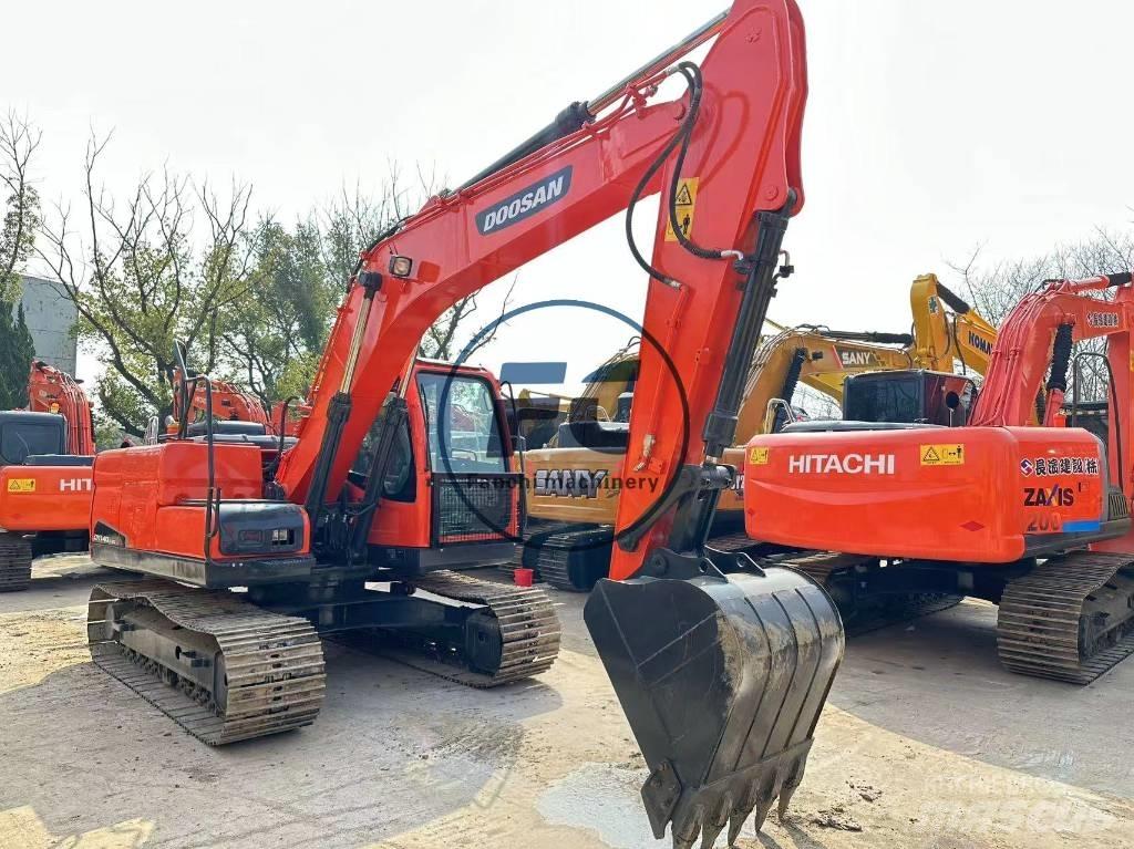 Doosan DX 140 Excavadoras de cadenas