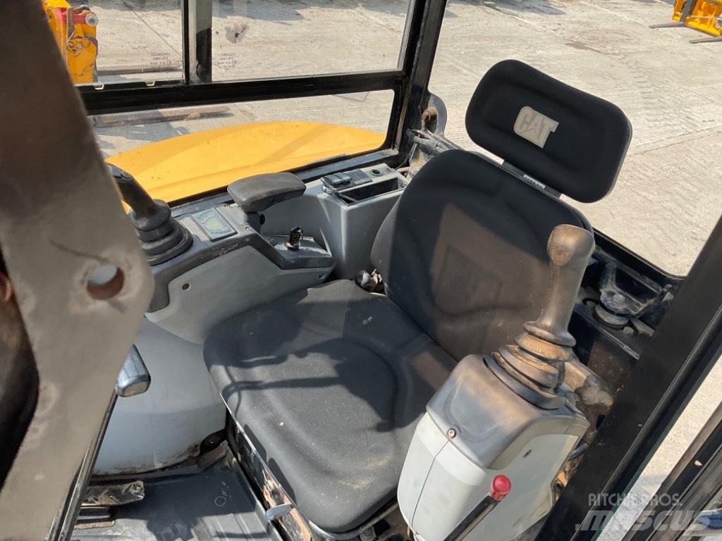 CAT 302.7 D CR Mini excavadoras < 7t