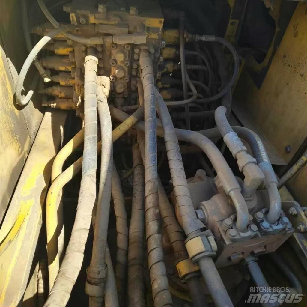 Komatsu PC 200-8 Excavadoras de cadenas