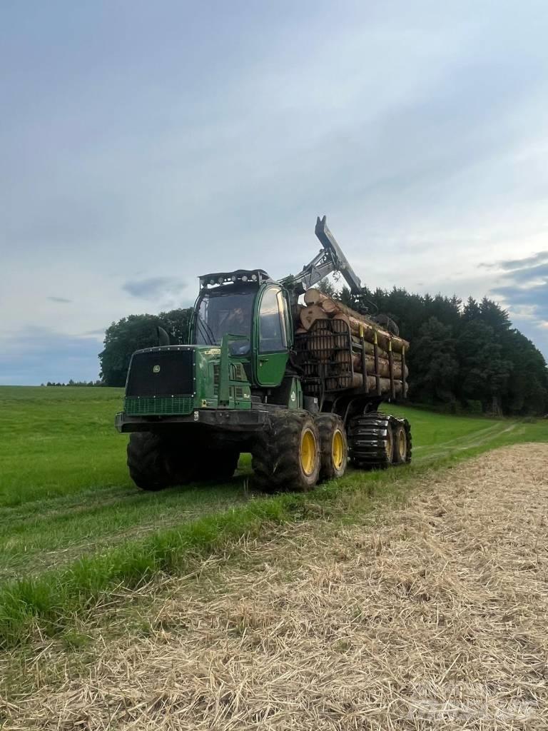 John Deere 1110E Autocargadoras