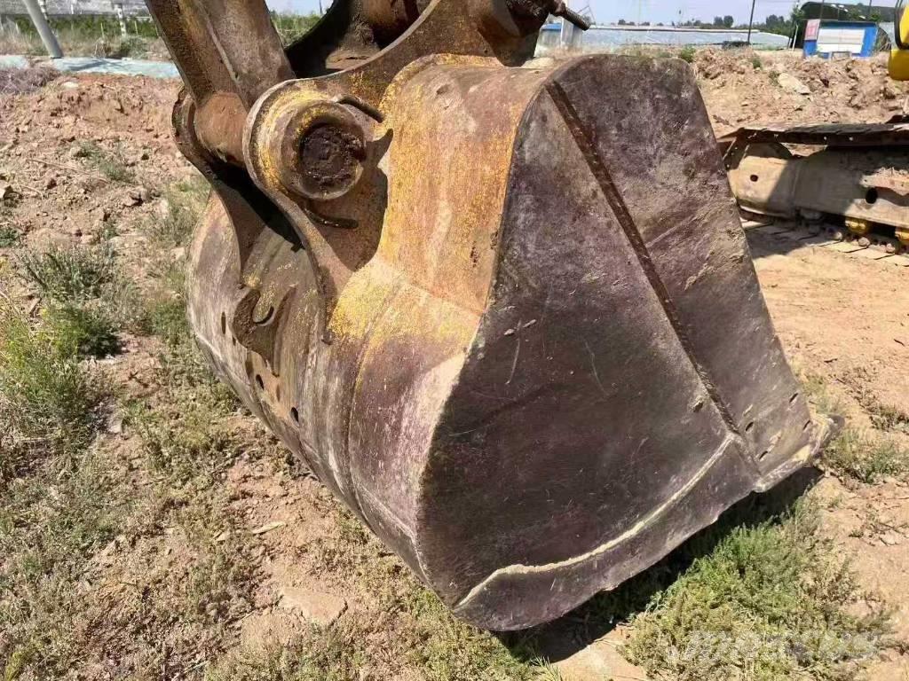 Komatsu PC 220-8MO Excavadoras de cadenas