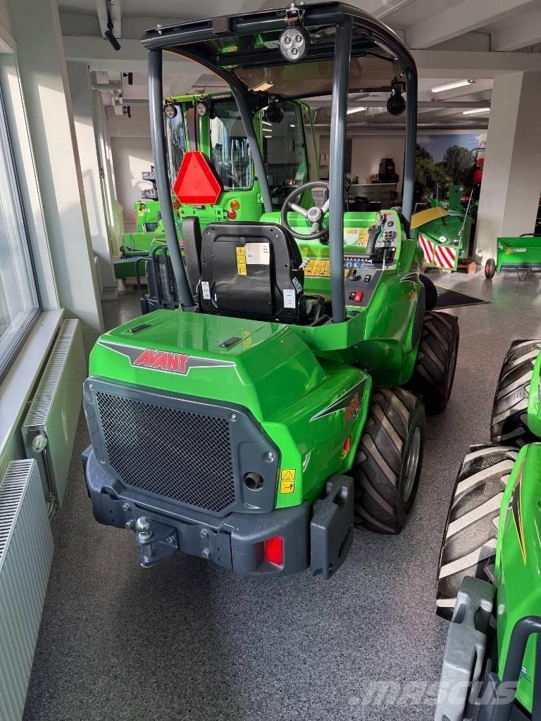 Avant 528 Minicargadoras