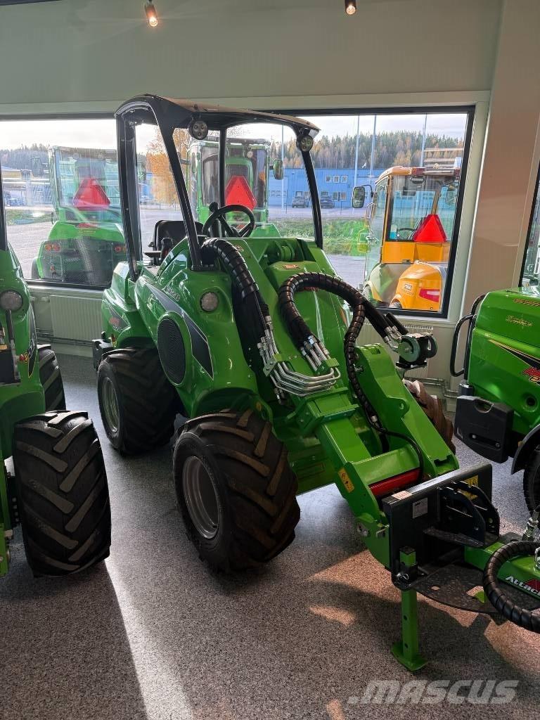 Avant 528 Minicargadoras