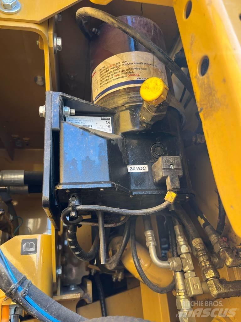 CAT 323 Excavadoras de cadenas