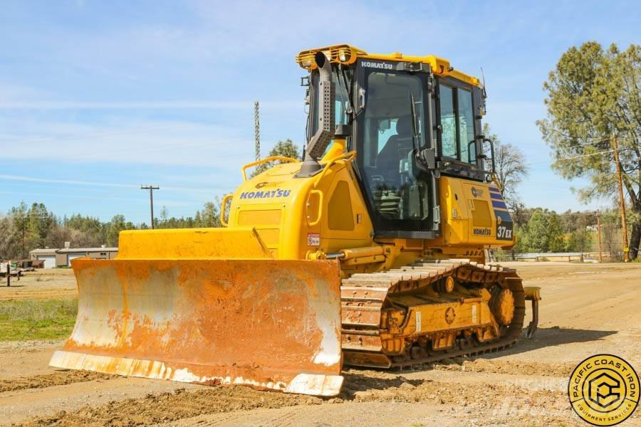 Komatsu D 37 EX Buldozer sobre oruga