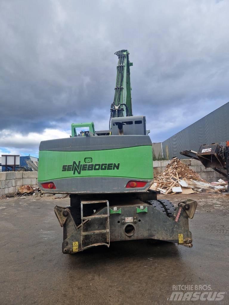 Sennebogen 821 E Excavadoras de ruedas