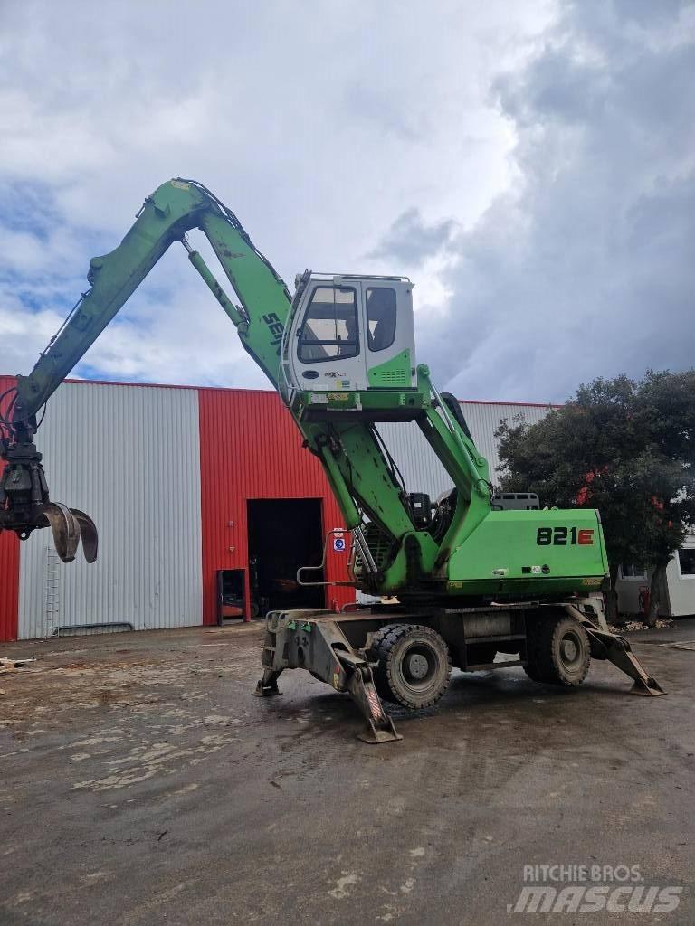 Sennebogen 821 E Excavadoras de ruedas