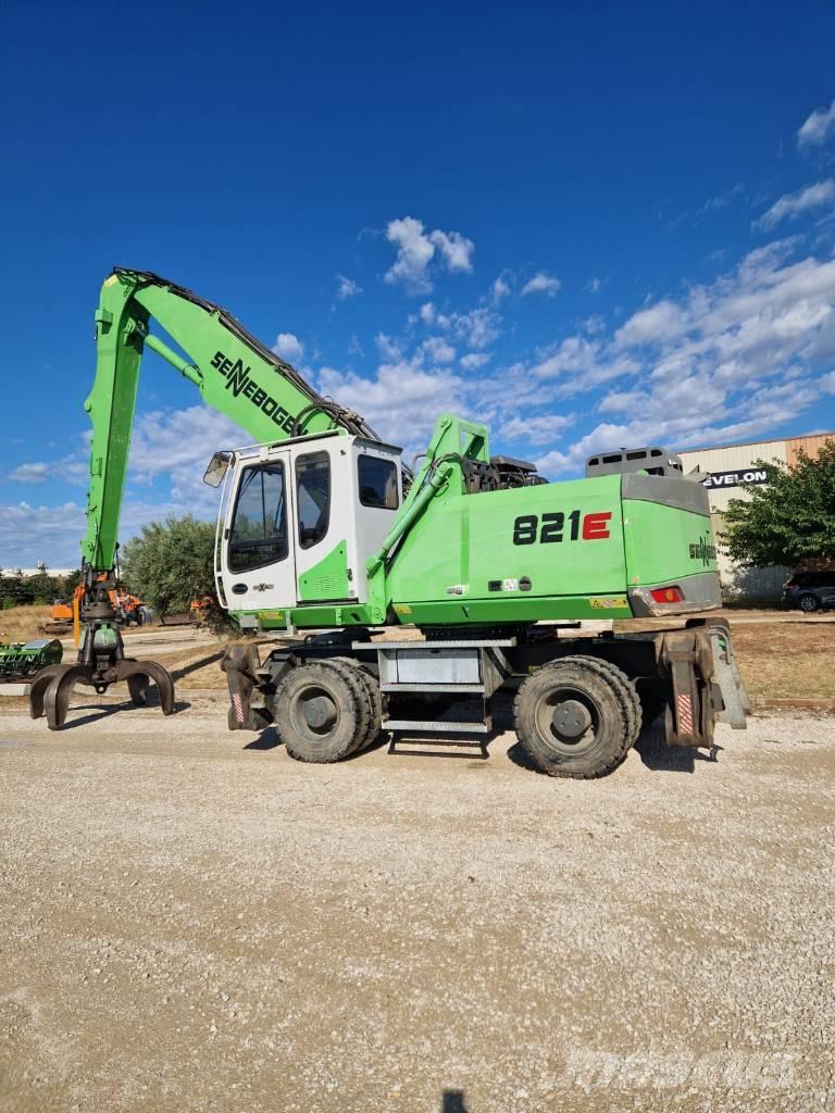 Sennebogen 821 E Excavadoras de ruedas