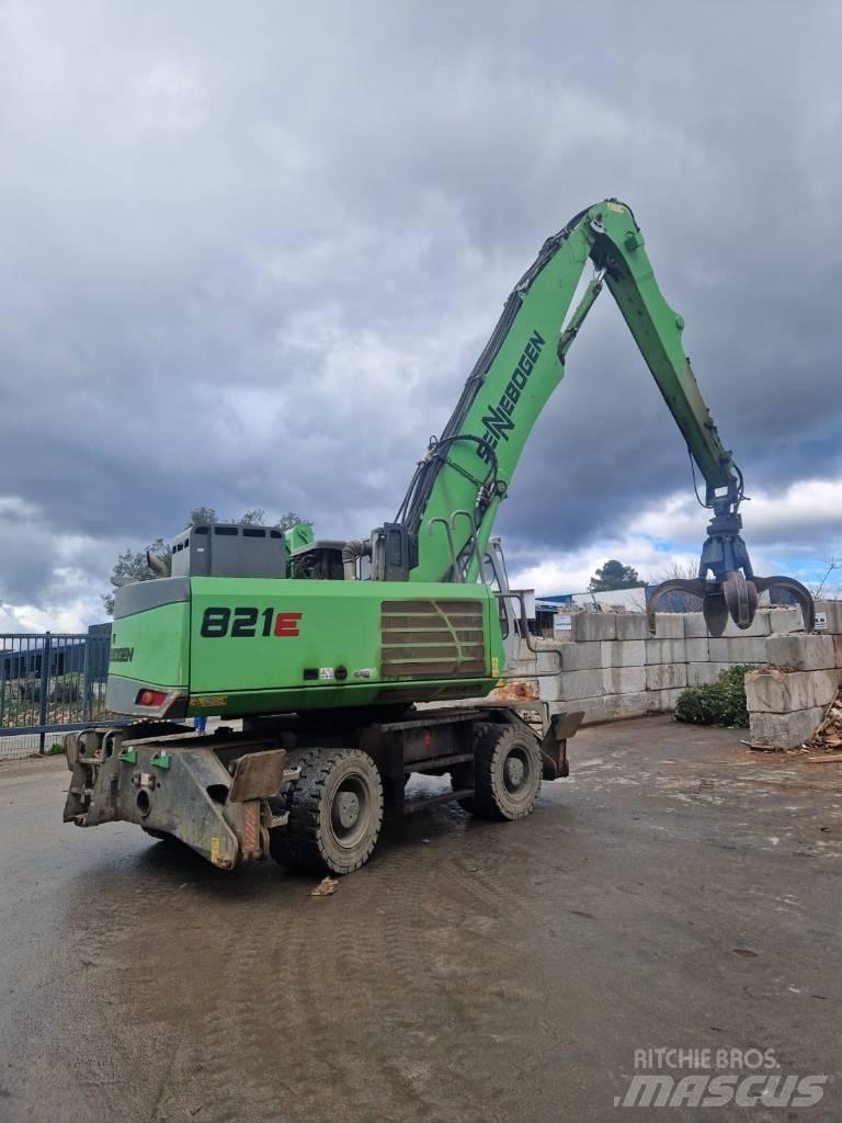 Sennebogen 821 E Excavadoras de ruedas