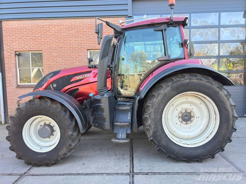 Valtra T 174 Versu Tractores