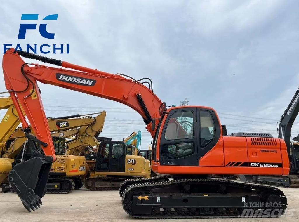 Doosan DX 225 LCA Excavadoras de cadenas