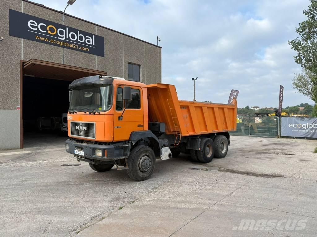 MAN 33.403 Camiones bañeras basculantes o volquetes
