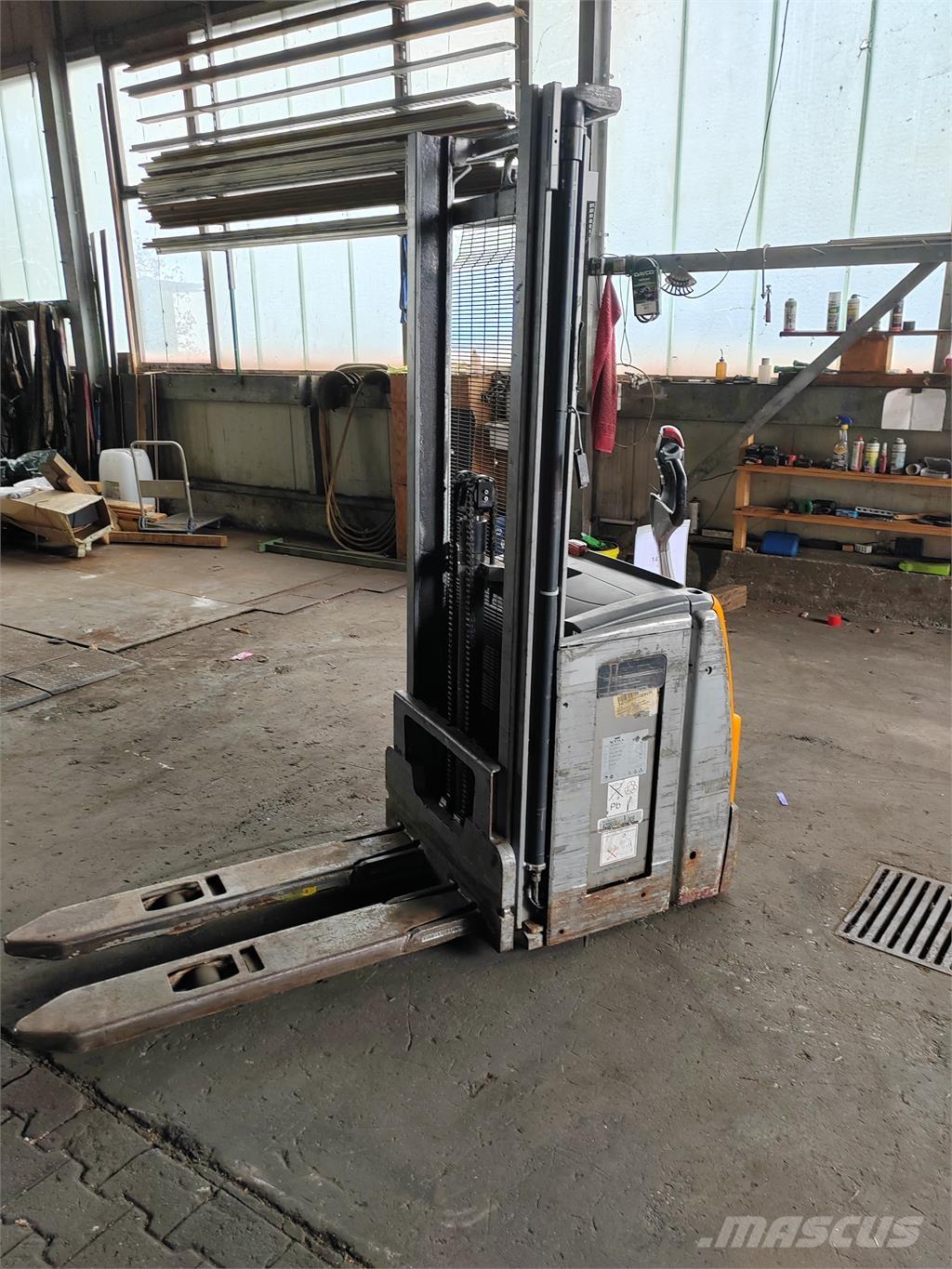 Still EXV14 Apiladores eléctricos autopropulsados