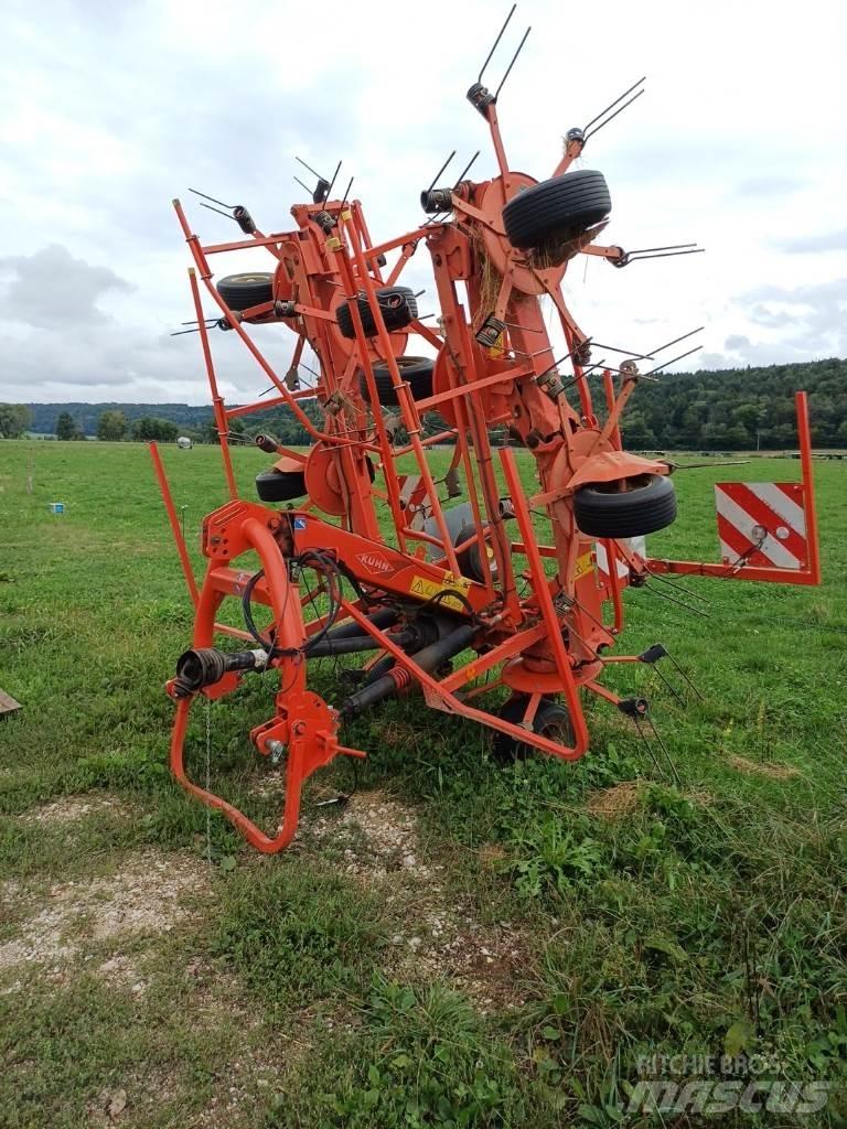 Kuhn GF 8702 Rastrillos y henificadores