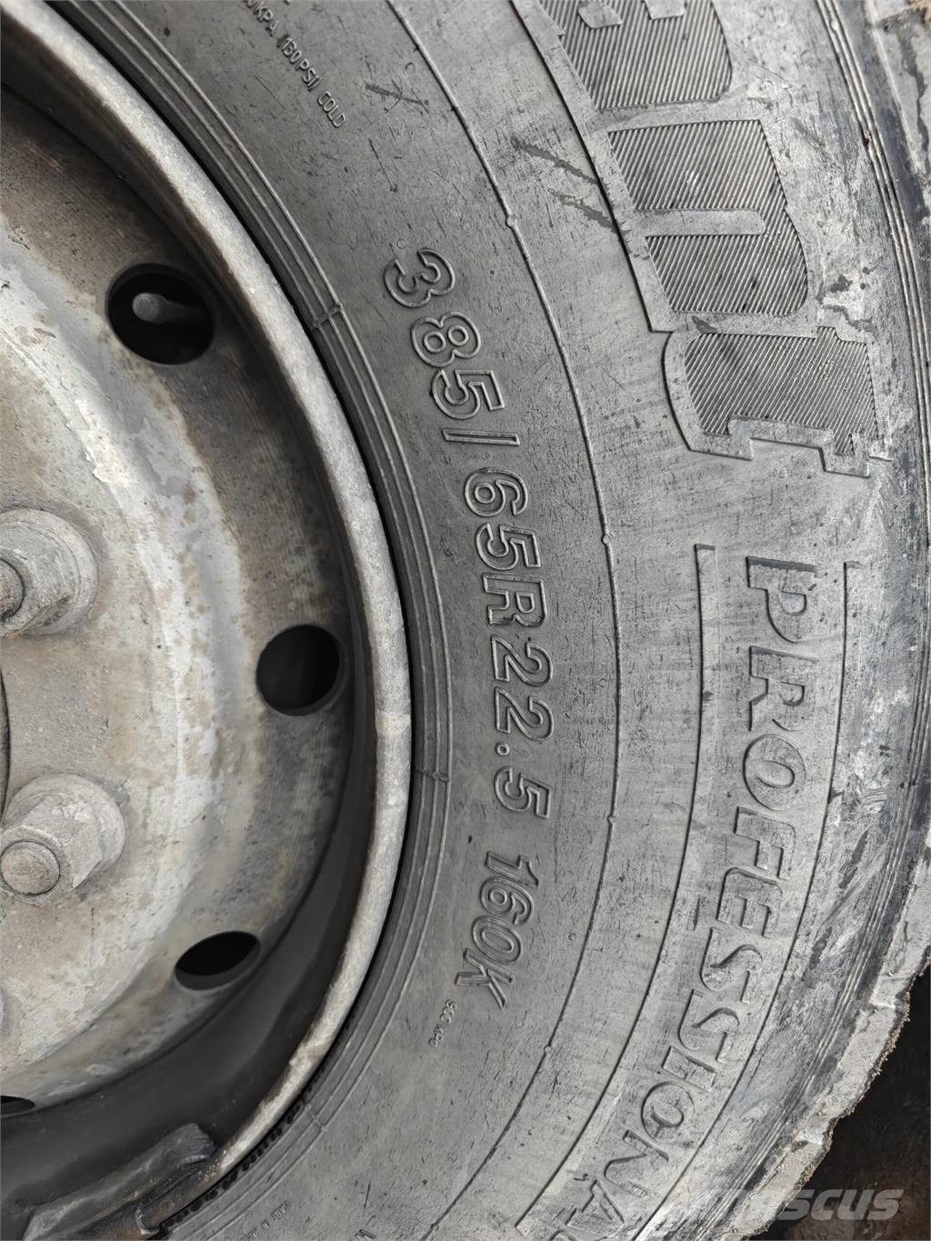 Sisu E11M Camiones bañeras basculantes o volquetes