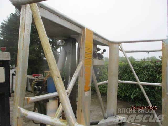 Denka-Lift DL 25 Plataformas de trabajo telescópica