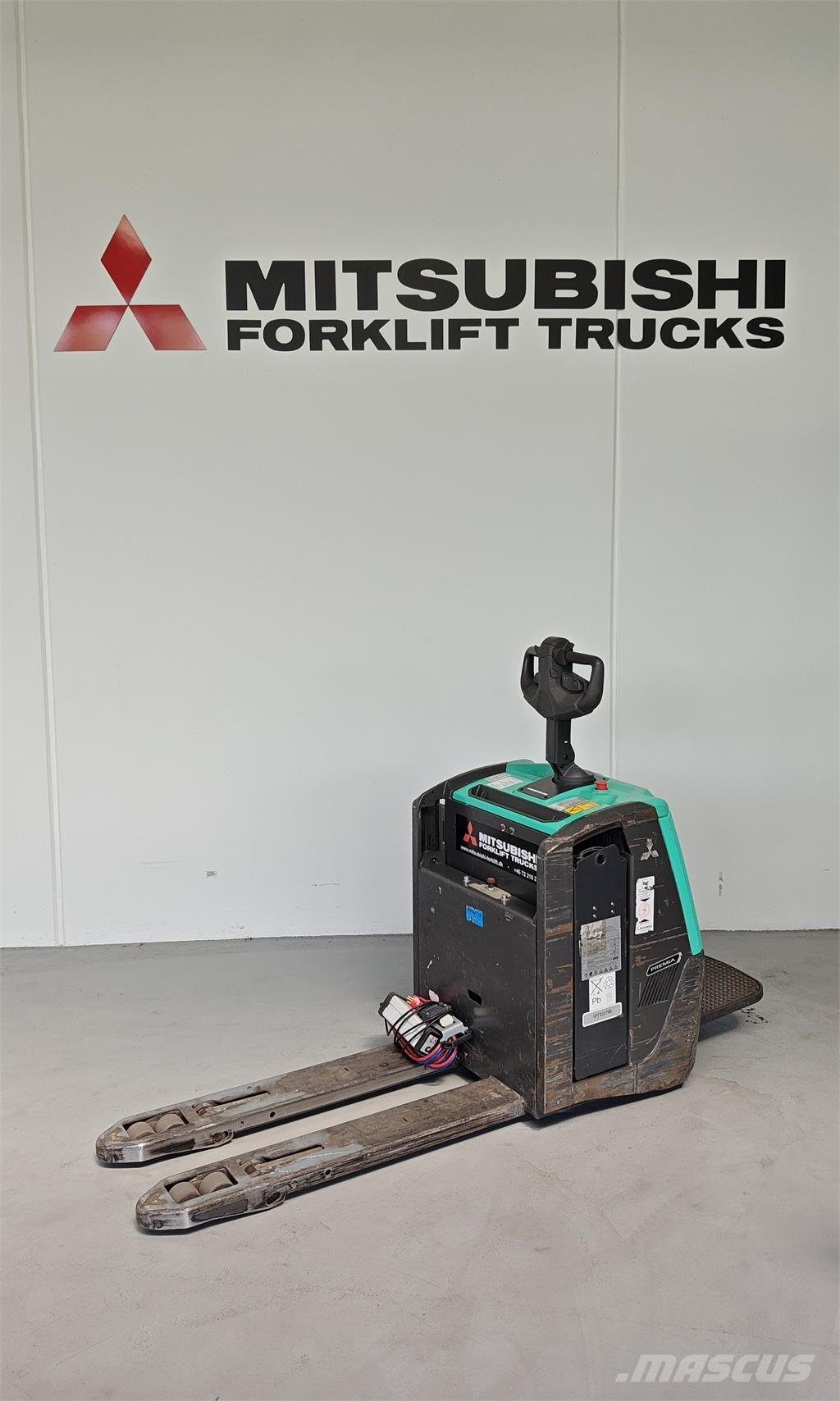 Mitsubishi PBV20N3 Plataforma con motor