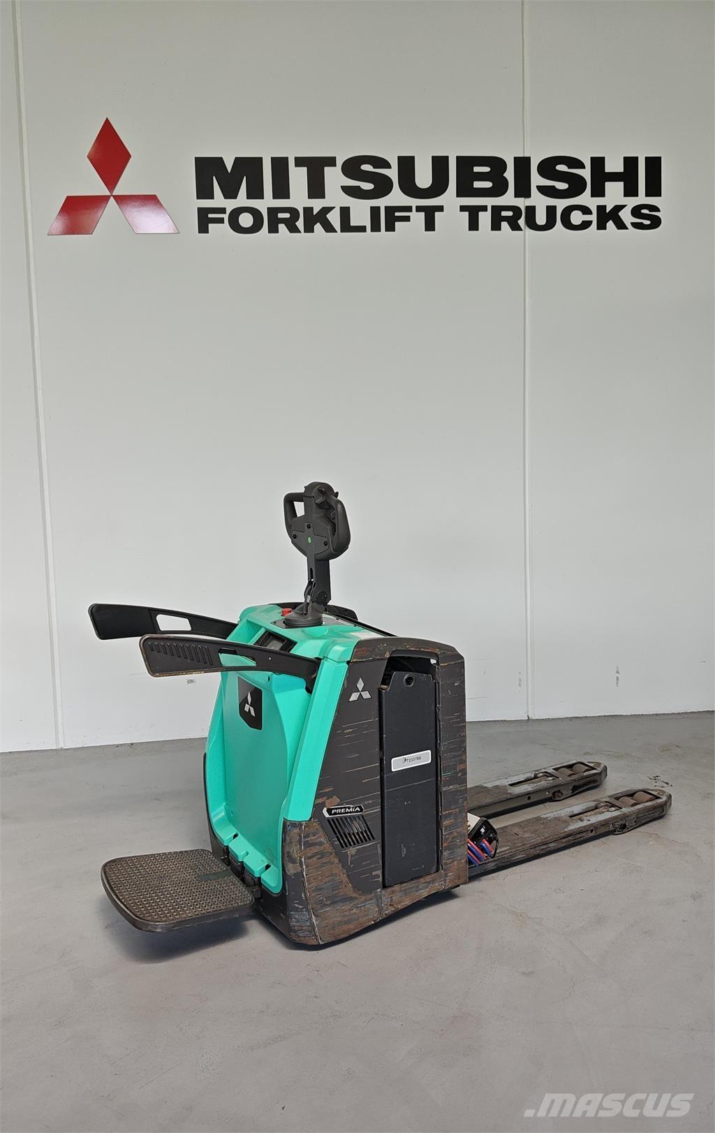 Mitsubishi PBV20N3 Plataforma con motor