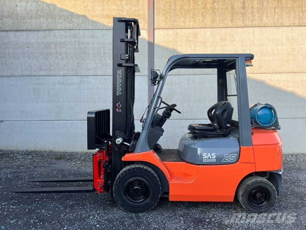 Toyota 42-7 FGF 25 Carretillas LPG