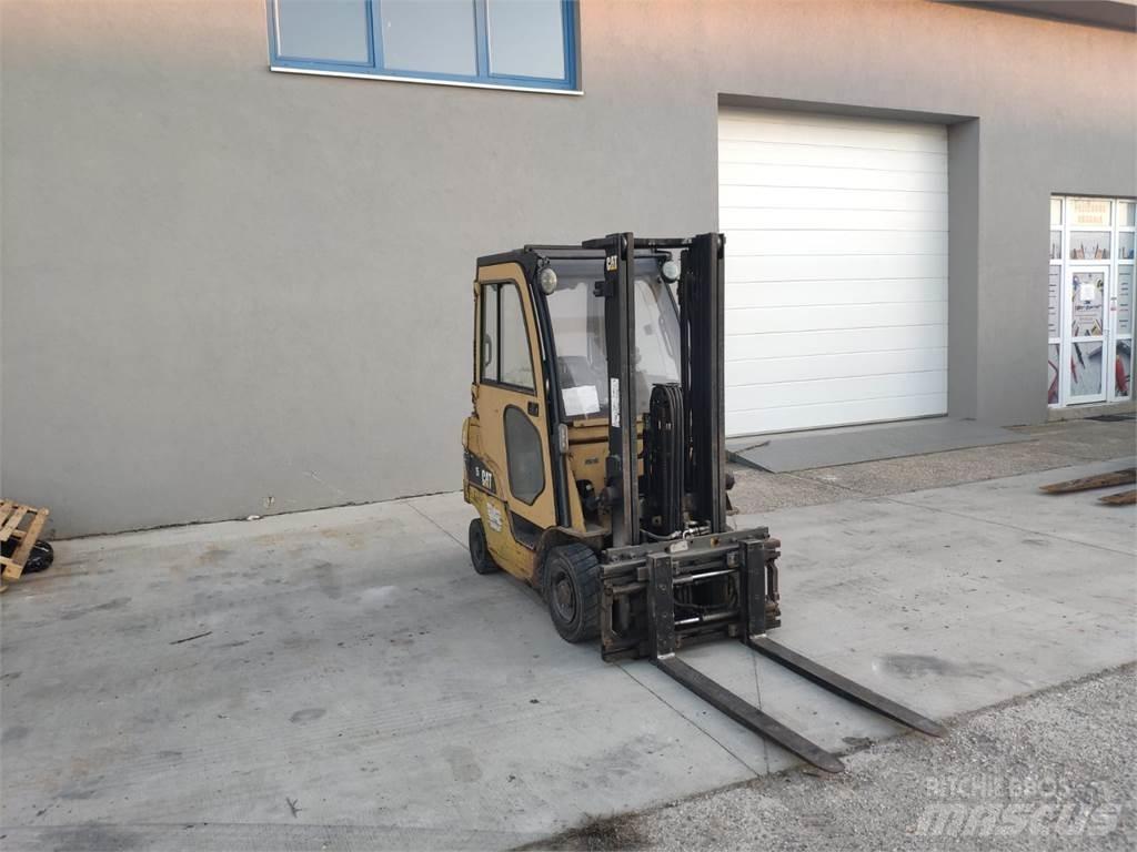 CAT GP15N Carretillas LPG