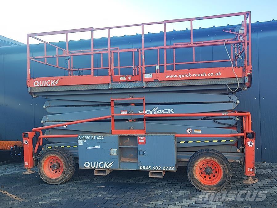 SkyJack SJ 9250 Plataformas tijera